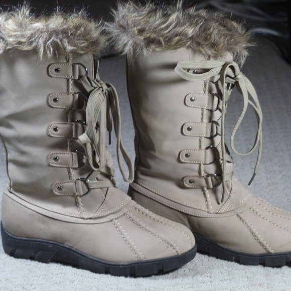 Chase + Chloe Size 7.5 Fur Trimmed Tan Lace Up Boots - Picture 4 of 6